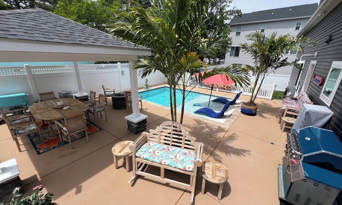 Edgewater Acres House | MADISON BAY BEACH GETAWAY-PRIVATE POOL-HOT TUB- FIRE PIT- WEEKLY STAY DISCOUNT
