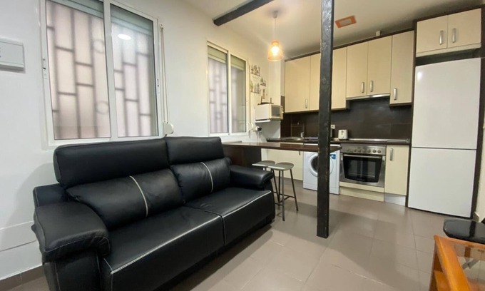 Atocha Apartment | Madrid Ferrocarril - 2-Bedroom Apartment