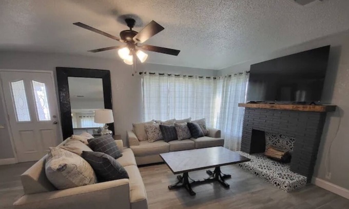 Fresno House | Magazine-Worthy Home in Fresno