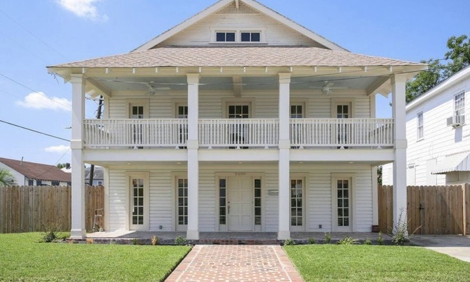 Milan House | Magical Uptown Home 3 bdr, sleeps 6