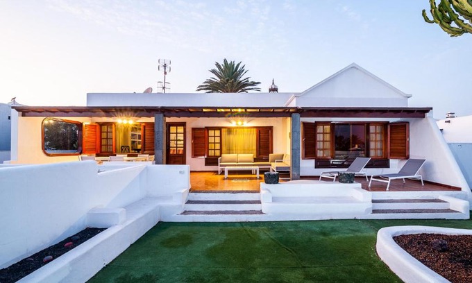 Playa del Cable Villa | Magnífica Villa al lado del mar