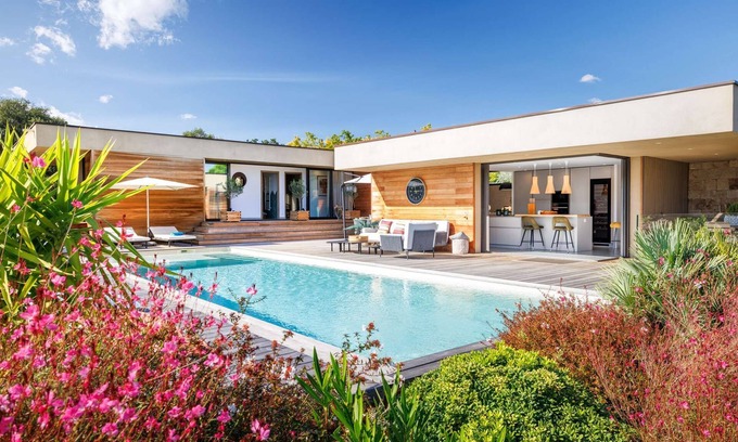 Pinarellu House | Magnificent villa with swimming pool in Pinarello