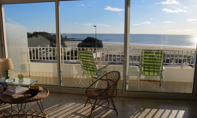 Saint-Georges-de-Didonne Apartment | Magnificent sea view, 23 m2 terrace and decor 50
