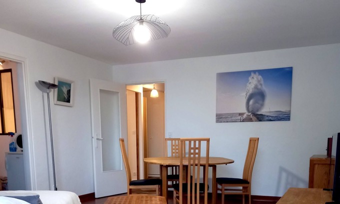 Kerroch Apartment | Magnificent 45m2-feet in the water-Sea view