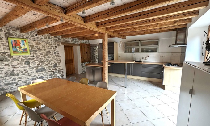 Allonzier-la-Caille Other | Magnificent renovated farmhouse near Annecy, between lakes and mountains+2 private parking lots.