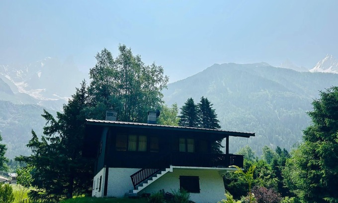 Les Praz-de-Chamonix Ski Chalet | Magnificent Chalet With View On The Mont Blanc