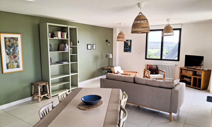 Crozon Apartment | Magnificent modern apartment with sea and garden view! Close to beach.