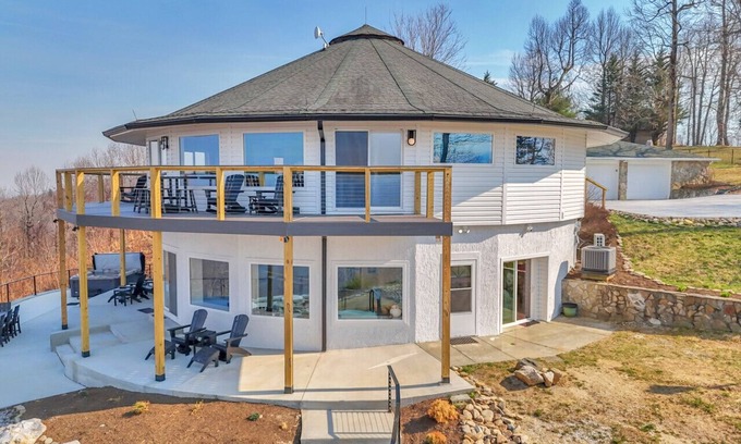 Black Mountain House | Magnificent Panoramic Mountain Views Asheville Hot Tub Golf