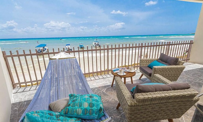 Zazil-ha Apartment | Magnificent Seafront Flat