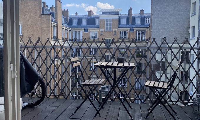 Passy Apartment | Magnificent studioTrocadero Eiffel Tower