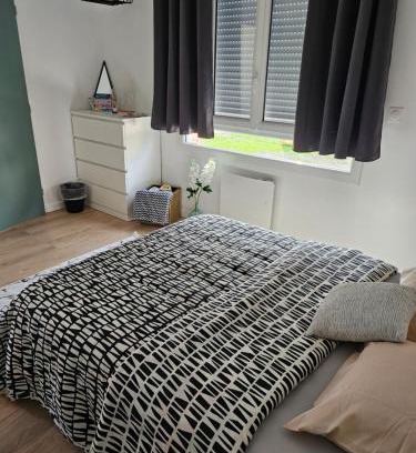 Beauvais Apartment | Magnifique chambre