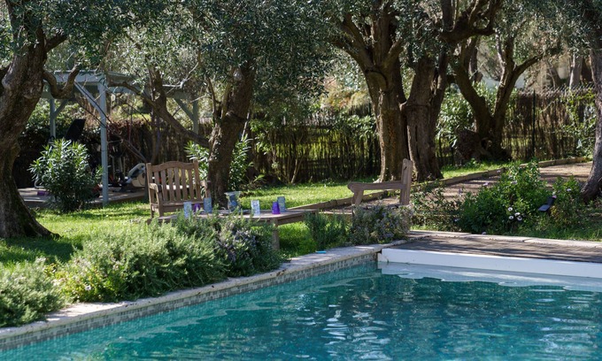 Tourrettes-sur-Loup Villa | Magnifique Bastide au Milieu D'une Oliveraie et Jardin Méditerranéen