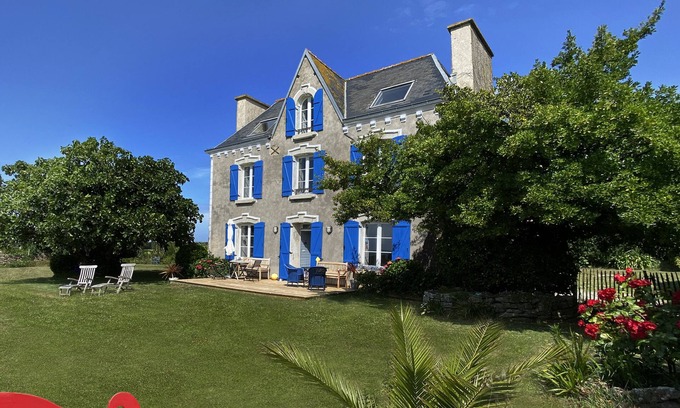 Plozevet House | Magnifique Maison de Vacances Avec une vue Unique sur la Mer. Chiens Bienvenus