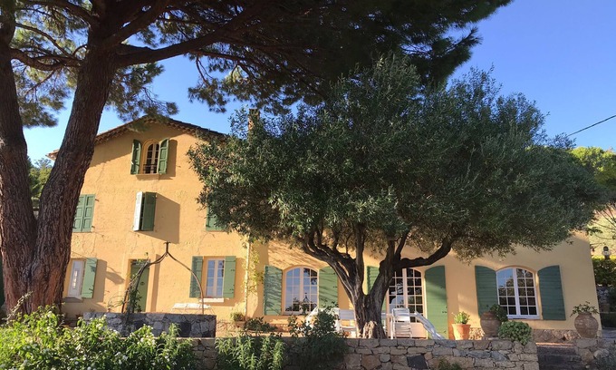 Ollioules House | Magnifique Maison Familiale Avec vue sur la Baie de Sanary