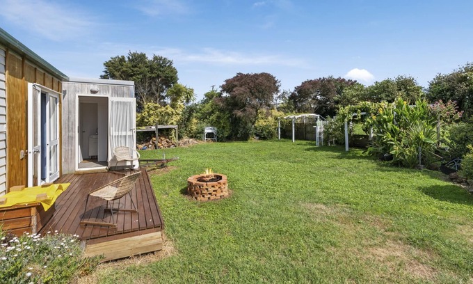 Foxton House | Magnolia Bach - Foxton Holiday Home