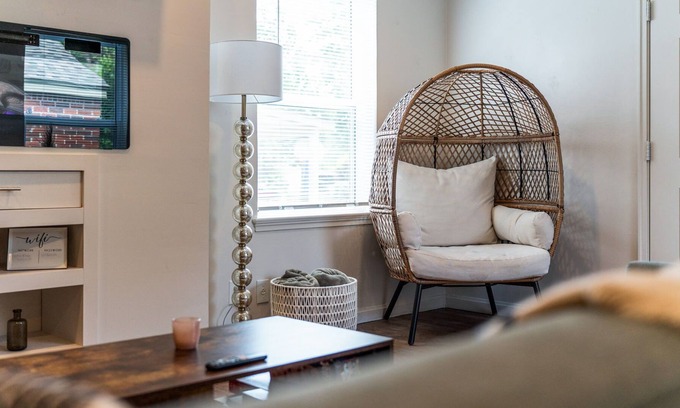 Tulsa House | Magnolia House - Pool and TU