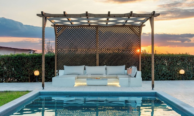 Diasella Villa | Magnolia Mansion with 5 bedrooms - private pool -BBQ - fitness room in Kalamata