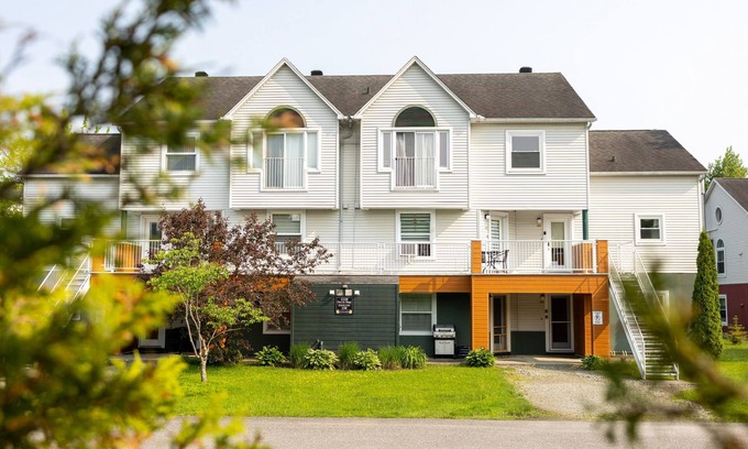 Magog Apartment | Magog, between lake and mountain