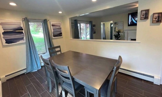 Mahopac House | Mahopac family home by the lake