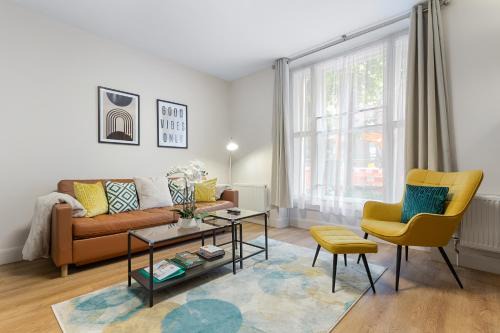 Maida Vale Apartment | Maida Vale, Central Modern Apt, Sleeps 4, London.