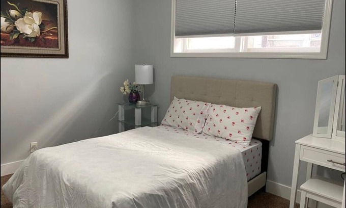 Saskatoon House | Main Central Avenue Basement Suite