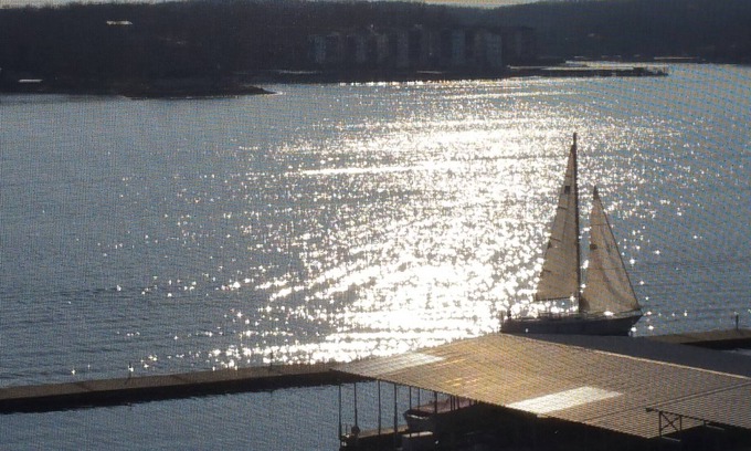 Lakeland Condo | Main Channel View Overlooking Bagnell Dam. Great shopping and golf location.