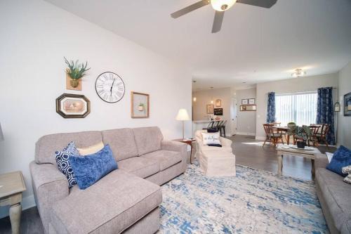 Bettendorf Apartment | Main Floor Cozy 2 Bedroom Condo in Bettendorf