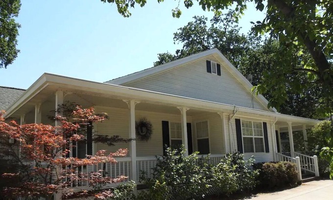 Murphys House | Main House on Surrey