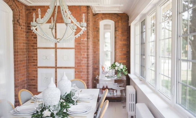 Kingsville House | Main & Leslie - Gorgeous Getaway on Main Street with Chef's Kitchen