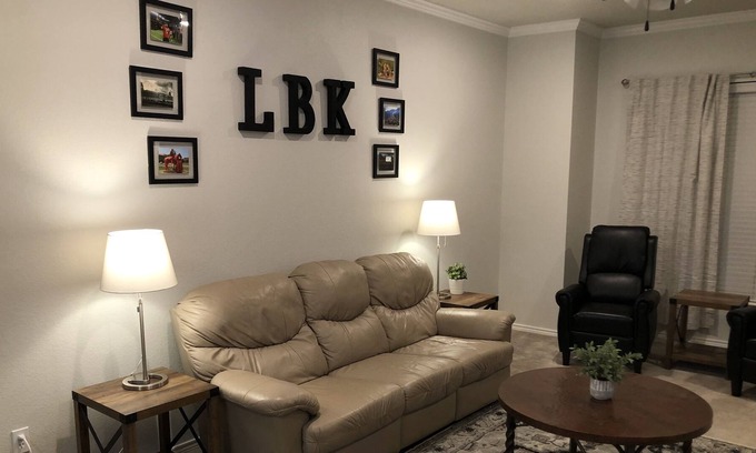 North Overton Condo | Main Street Abode - 3BR/3.5BA - sleeps 10