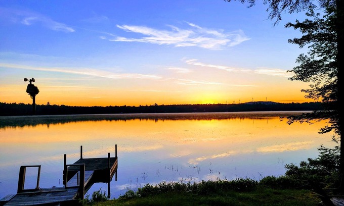 Lincoln House | Maine "Kottage" just feet from the water, perfect for your 4-Season Adventure!