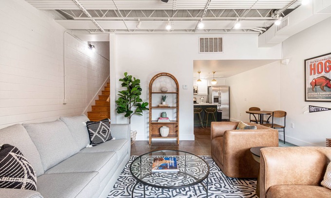 Fayetteville Condo | Mainstay In Fay on Dickson St.