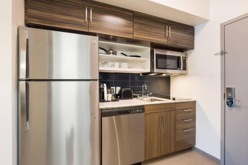 Gaylord Hotel | MainStay Suites Gaylord