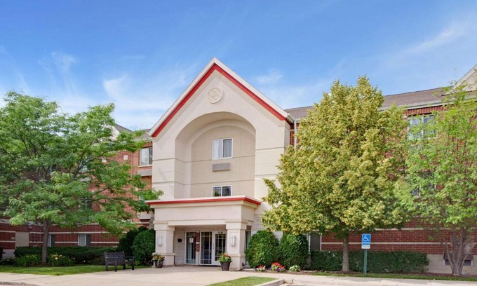 Greensboro Hotel | MainStay Suites Greensboro