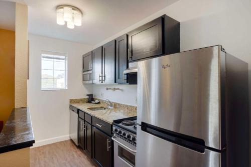 Mount Laurel Hotel | MainStay Suites Mt Laurel - Philadelphia