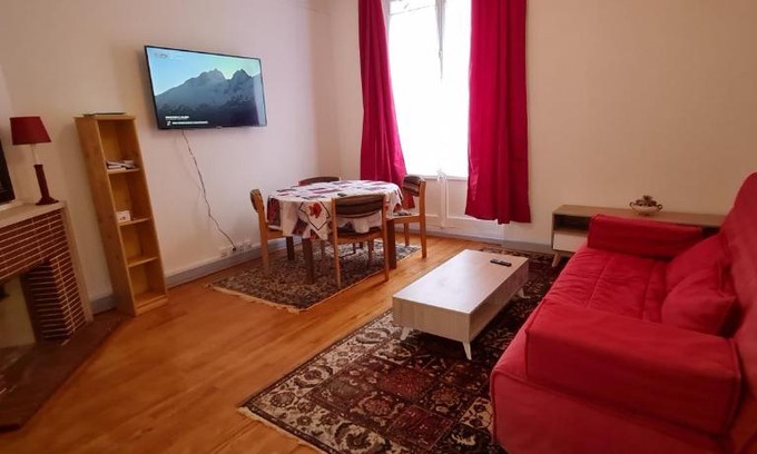Anatole France Danton Apartment | MAIRIE, Apart 50 m2 , Lumineux , Rénové , 4 Pers.