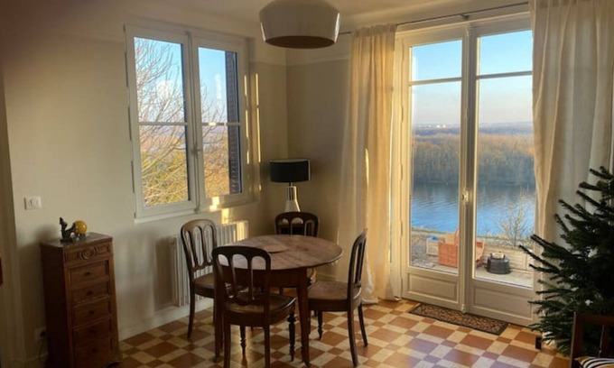 Mericourt Apartment | Maison Élégante et Sereine Avec vue Imprenable sur la Seine