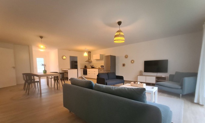 Carignan-de-Bordeaux House | Maison 3 Chambres 104 m2