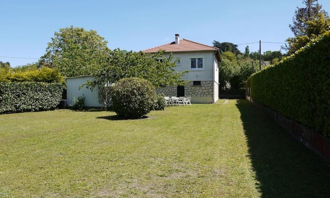 Varennes-Vauzelles House | Maison 4 places, petits déjeuners, quartier calme.
