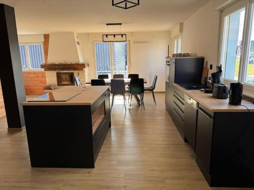 Anould House | Maison 8 personnes 4 Chambres Doubles - Piscine