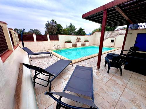 Vives House | Maison avec piscine VIVES 8 couchages 4 chambres