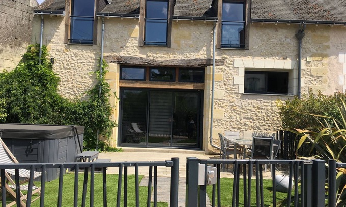 Azay-le-Rideau House | Maison Avec SPA Dans Longère