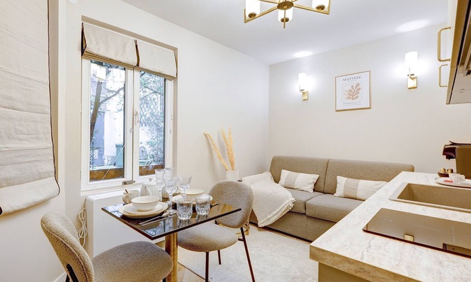 Amerique Apartment | Maison Belleville