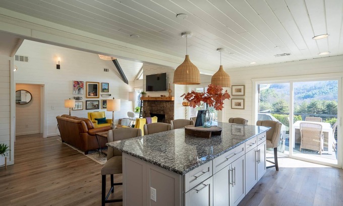 Dillard Cottage | Maison Blanche Cottage @ Julep Farms