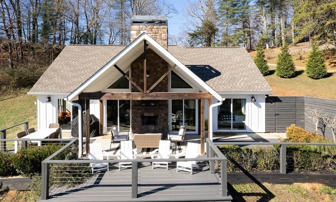 Dillard Cottage | Maison Blanche @ Julep Farms near Highlands, NC