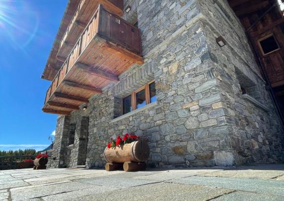 Cervinia Apartment | Maison Carrel Elegant 2