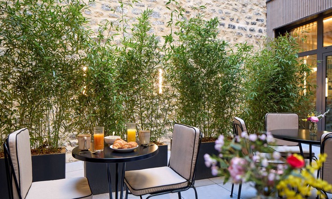 17th Arrondissement Hotel | Maison Cassandre