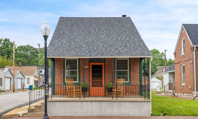 St. Charles Historic District House | Maison Champignon by StayLage
