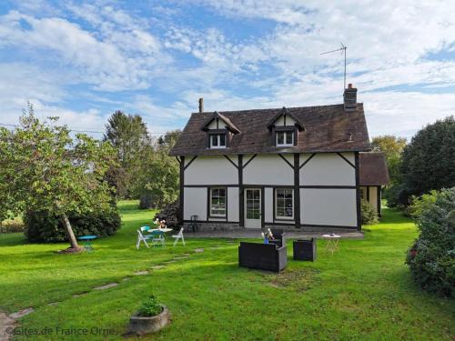 Saires-la-Verrerie House | Maison de campagne avec jardin, animaux acceptés et WIFI - FR-1-497-194