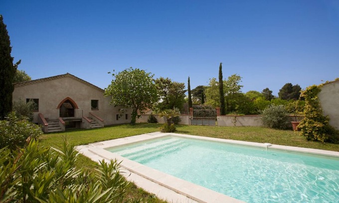 Montady House | Maison de Caractère Avec Piscine et Jardin Privatif Clos Dans Domaine
